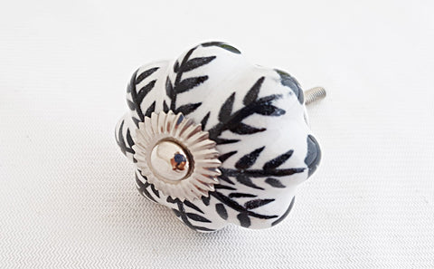 Ceramic shabby chic black white floral 4.5cm pumpkin door knob BN k3a