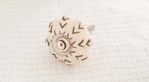 Ceramic unique cream white brown delicate decoration pumpkin 4cm door knob C1a