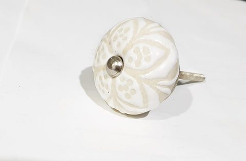 Ceramic cream vintage shabby chic style unique flower embossed 4cm round door knob BN h1a