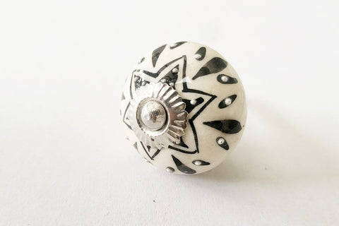 Ceramic 4cm black cream white flower round door knobs c22a