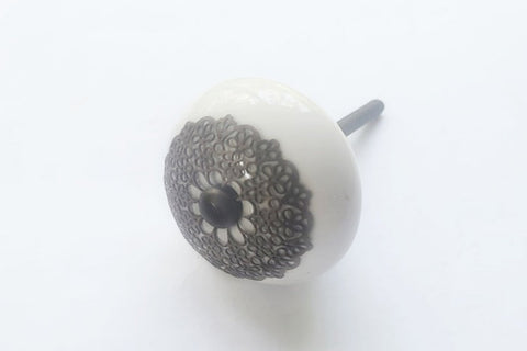 Ceramic white elegant metal decor vintage style 4.5cm round door knob handles BNE