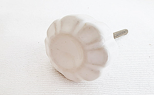 Ceramic shabby chic vintage style flower  white 4cm door knob
