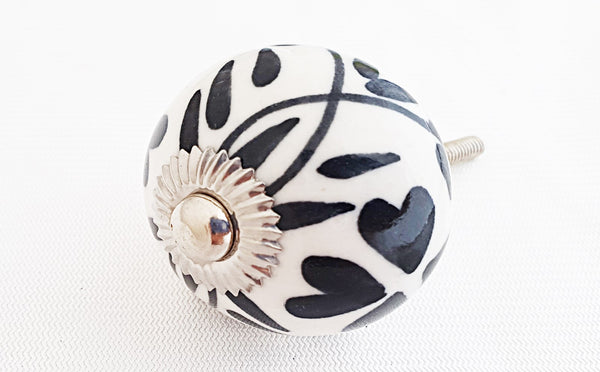 Ceramic black and white floral design 4cm round door knob