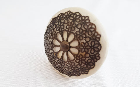 Ceramic cream metal decor vintage style 4.5cm round door knob d10c