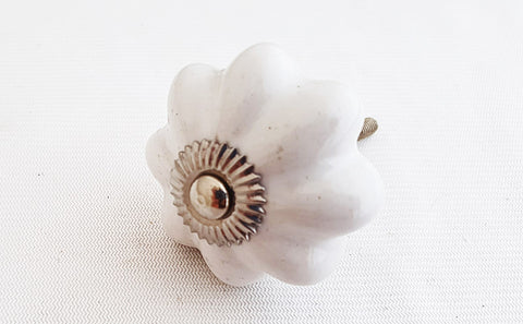 Ceramic white 4cm pumpkin door knob