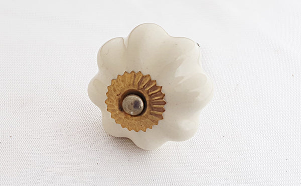 Ceramic cream shabby chic 4.5cm pumpkin door knob