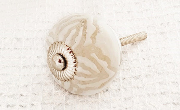 Ceramic cream vintage style unique embossed design 4cm round door knob