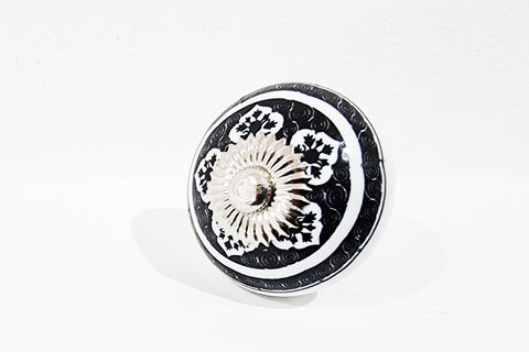 Ceramic 4cm delicate black/white floral print round door knobs D11c