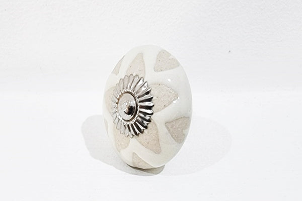 Ceramic cream retro style unique hearts embossed design 4cm round door knob e5c