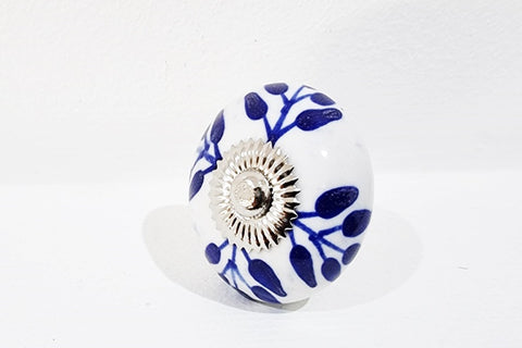 Ceramic blue white delicate floral leafy design 4cm round door knob F10