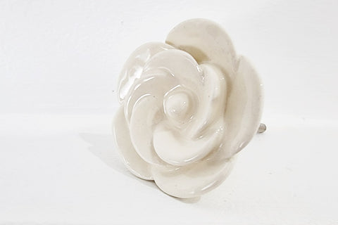 Ceramic beautiful shabby chic cream rose 4.5cm door knob