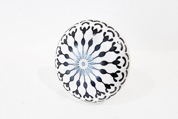 Ceramic  black white delicate print 4cm round door knob handles A21