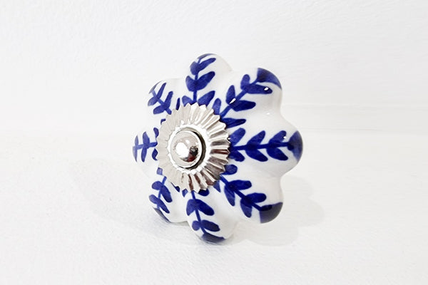 Ceramic Shabby Chic Blue/White Floral 4.5cm door knobs