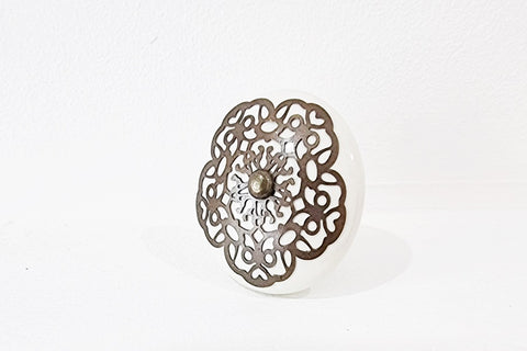 Ceramic big 5.5cm cream  shabby chic vintage style metal decoration