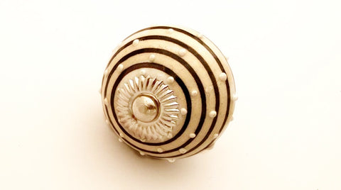 Ceramic black white spiral embossed  4cm round door knob C10d