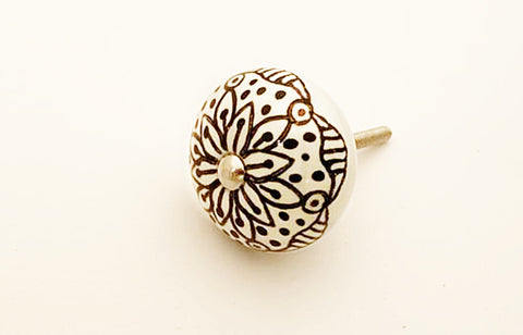 Ceramic black and white floral delicate design 4cm round door knob B5